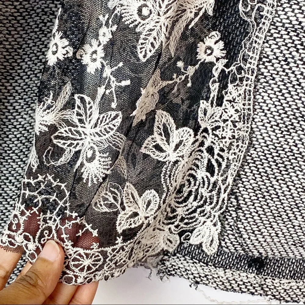EUC Staring At Stars Distressd Lace Inset Pullover